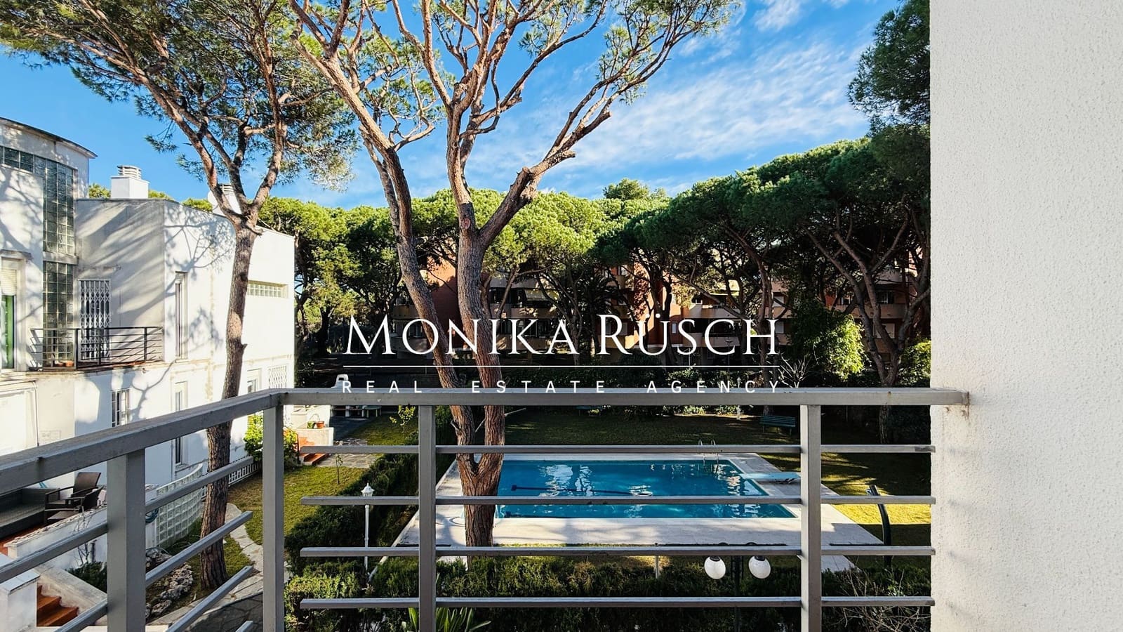 4 sovrum Villa till salu i Gava med pool garage - 1 650 000 € (Ref: 9503825)