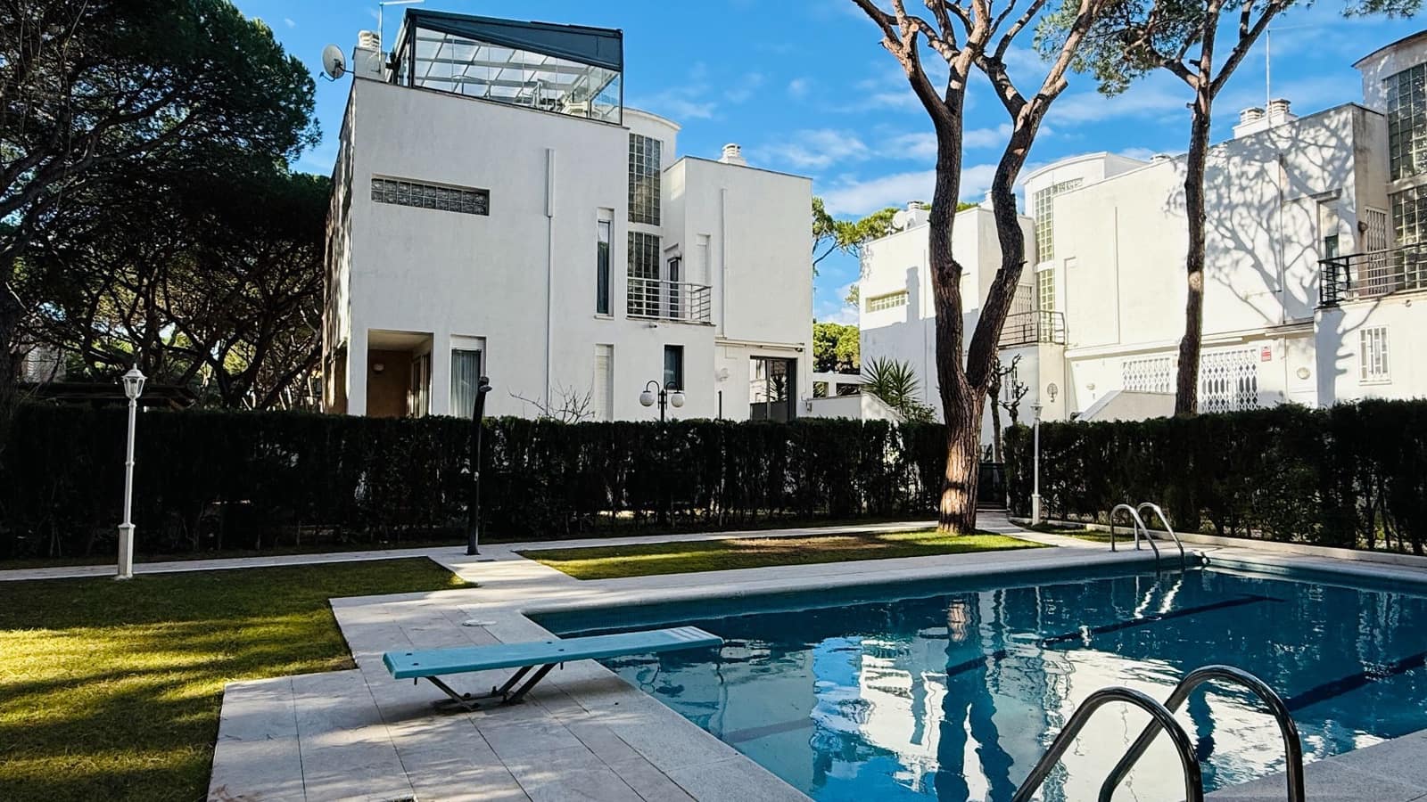 4 camera da letto Villa da affittare in Gava con piscina garage - 6.500 € (Rif: 9503826)