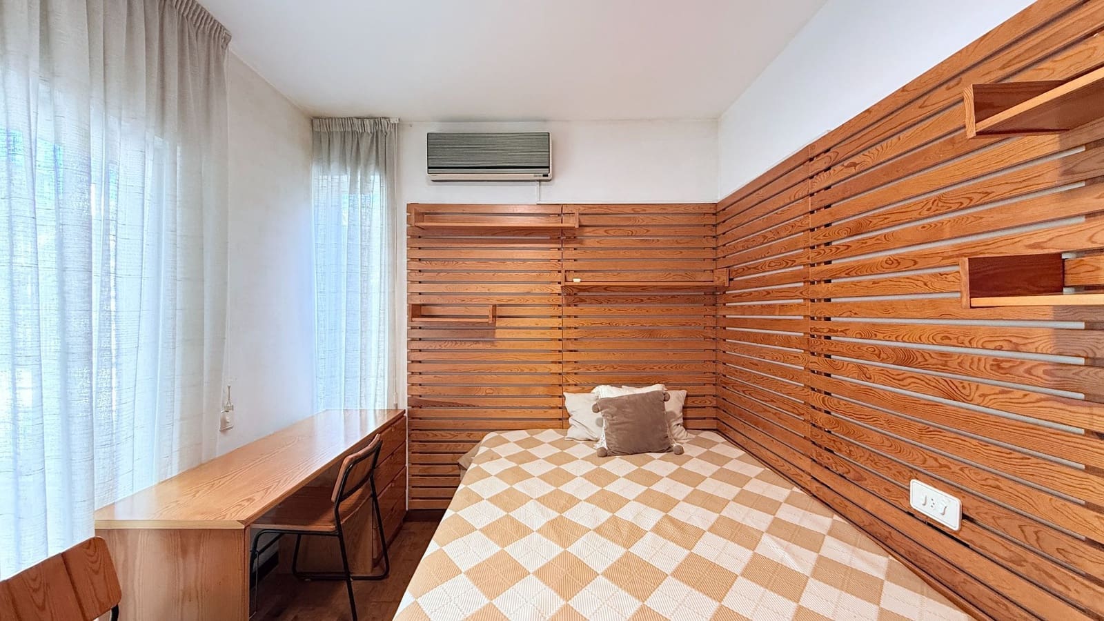 4 camera da letto Villa da affittare in Gava con piscina garage - 6.500 € (Rif: 9503826)