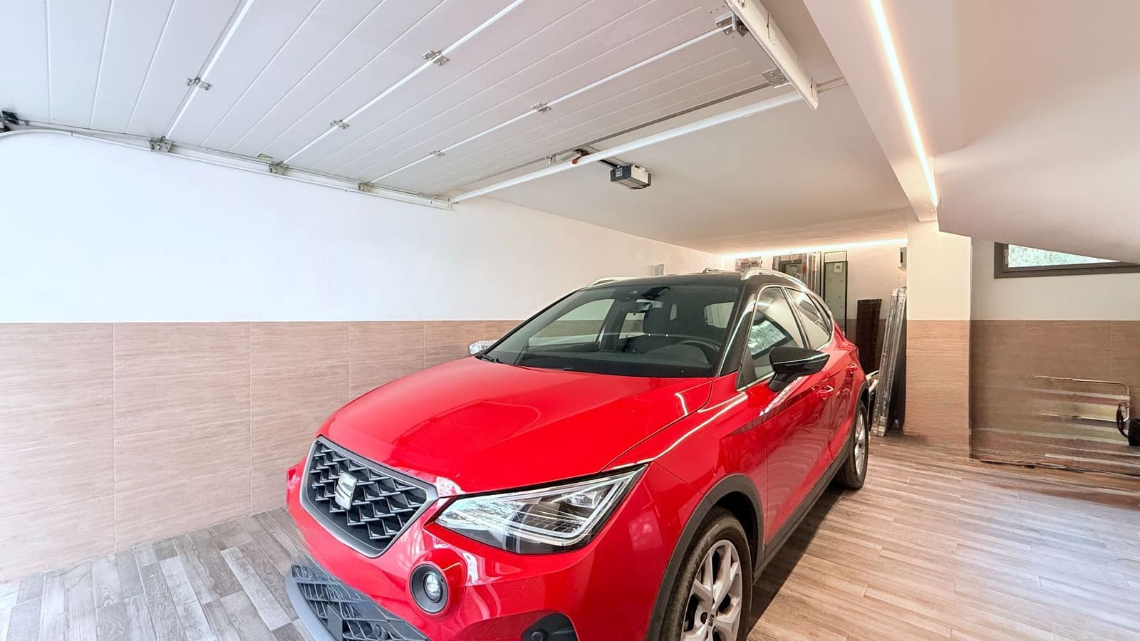 4 camera da letto Villa da affittare in Gava con piscina garage - 6.500 € (Rif: 9503826)