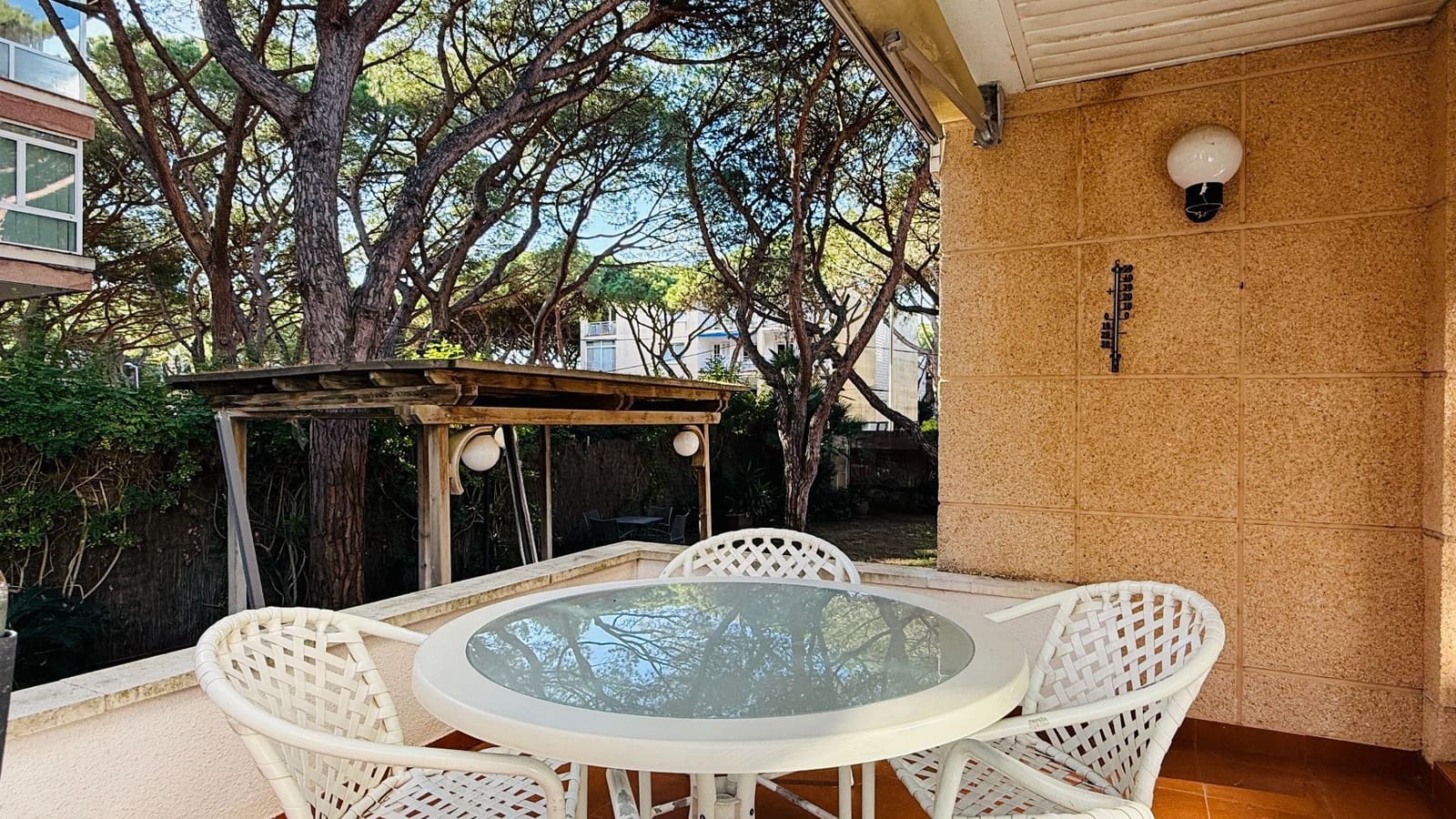 4 camera da letto Villa da affittare in Gava con piscina garage - 6.500 € (Rif: 9503826)