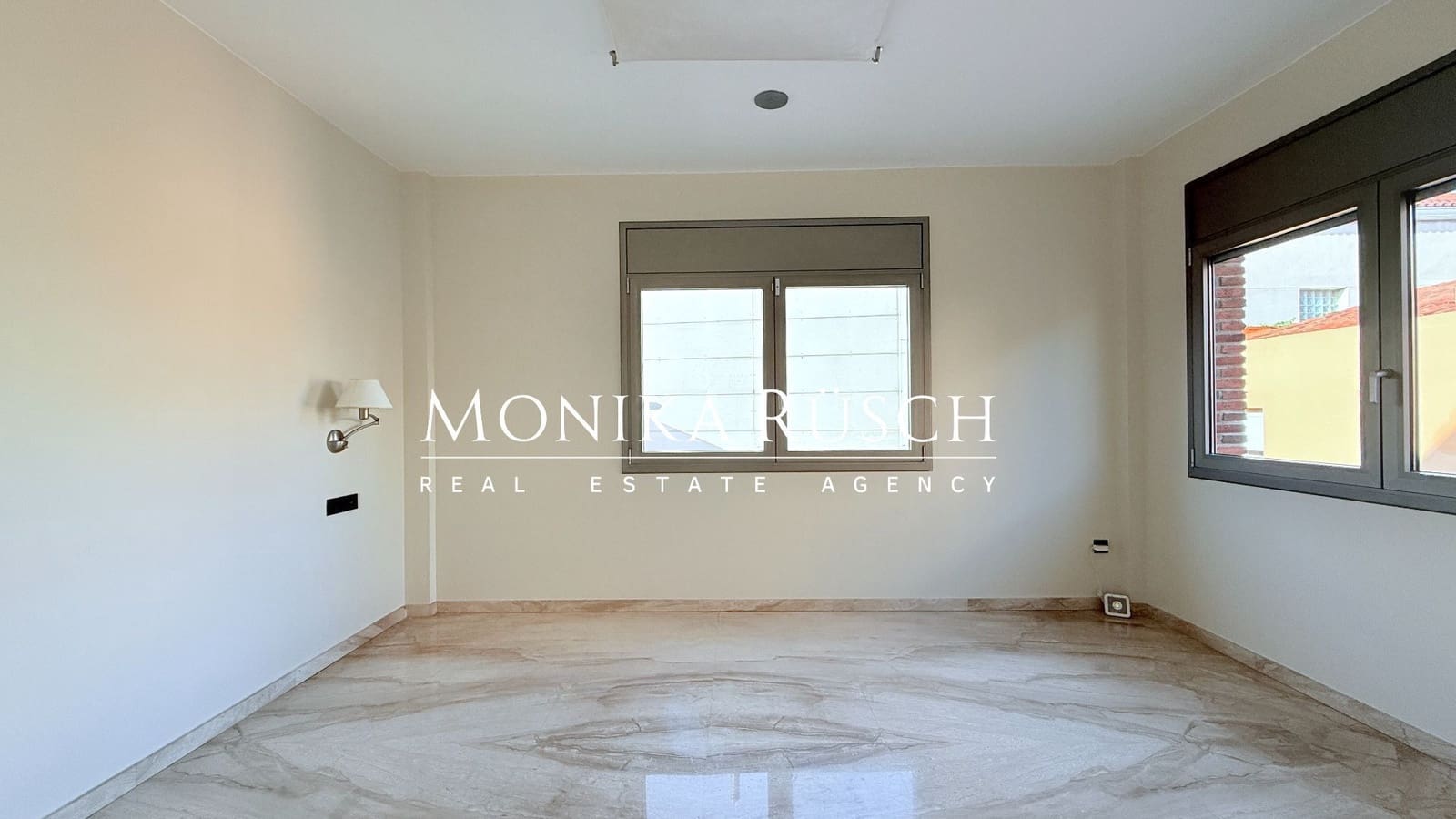 4 makuuhuone Huvila vuokrattavana paikassa El Prat de Llobregat mukana 
autotalli - 2 500 € (Ref: 9512009)