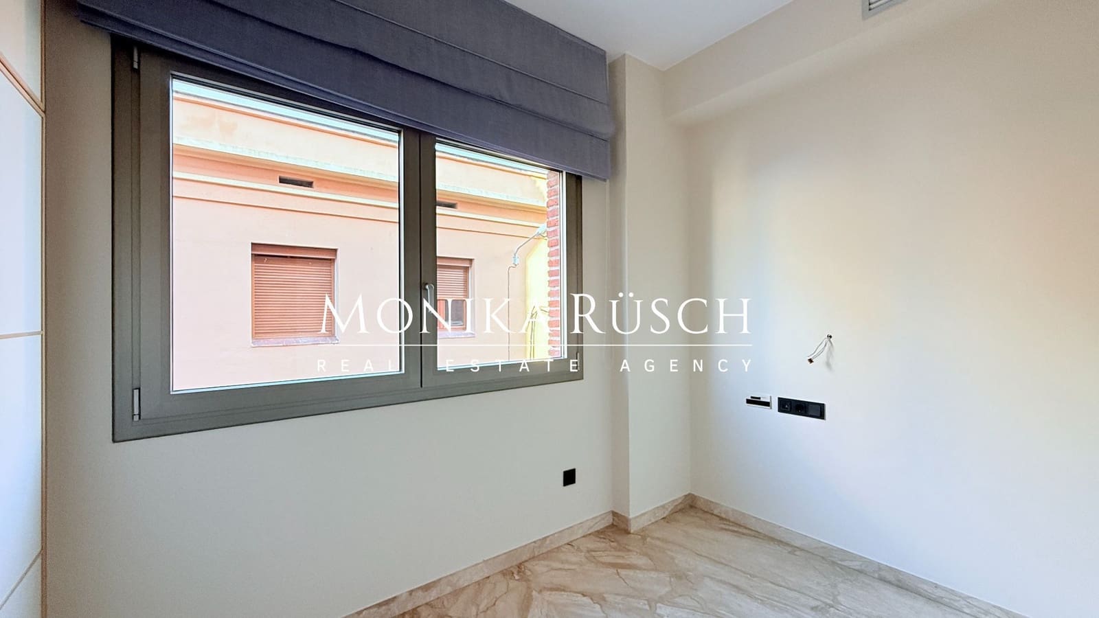 4 makuuhuone Huvila vuokrattavana paikassa El Prat de Llobregat mukana 
autotalli - 2 500 € (Ref: 9512009)