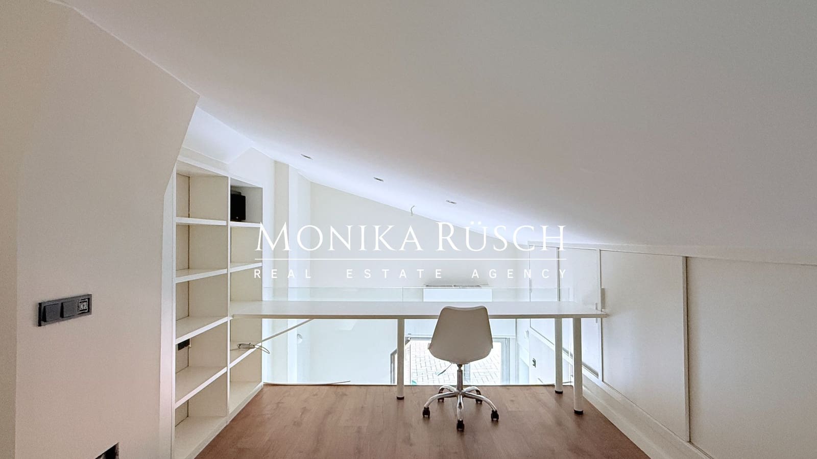 4 makuuhuone Huvila vuokrattavana paikassa El Prat de Llobregat mukana 
autotalli - 2 500 € (Ref: 9512009)