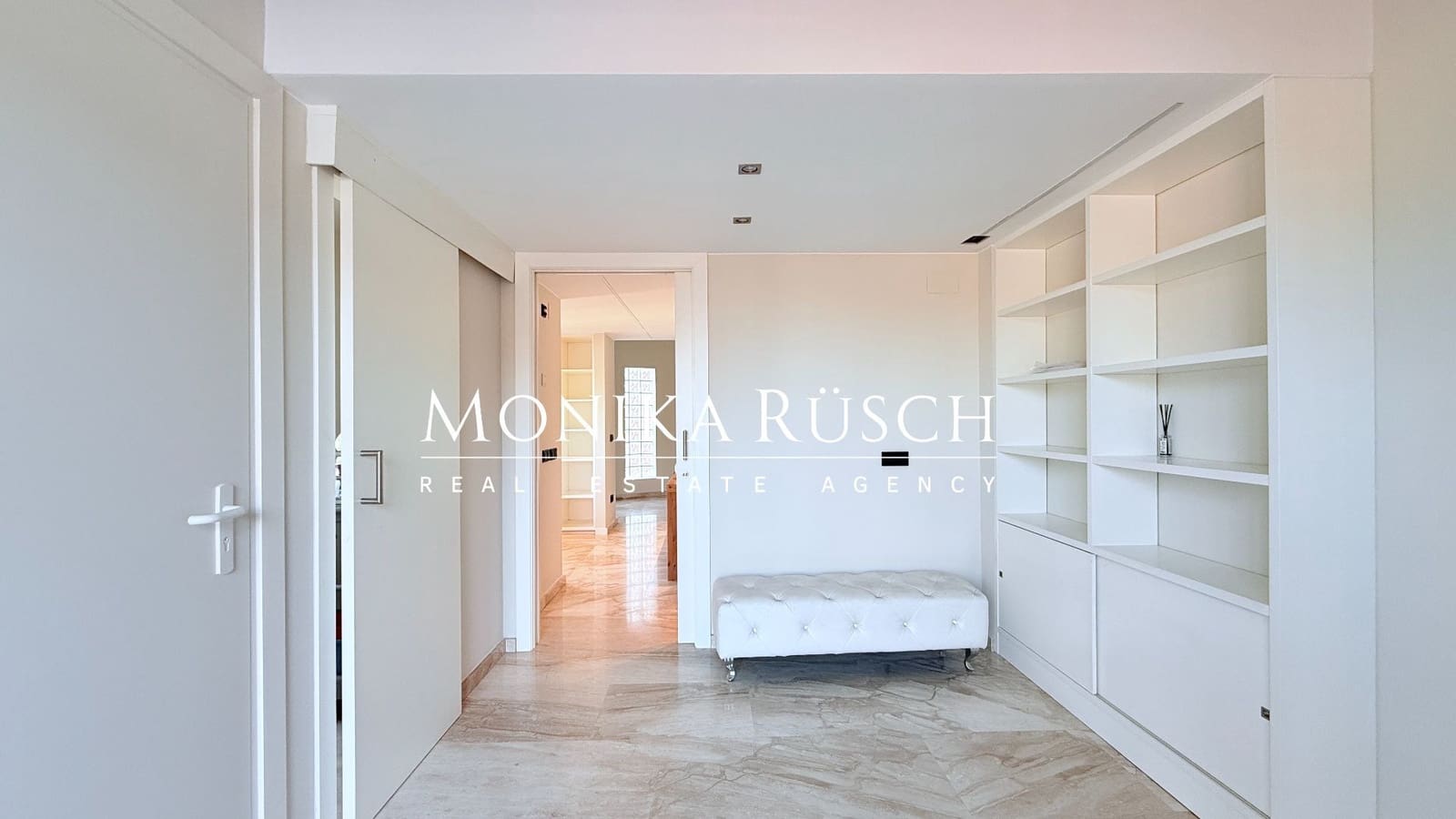 4 makuuhuone Huvila vuokrattavana paikassa El Prat de Llobregat mukana 
autotalli - 2 500 € (Ref: 9512009)