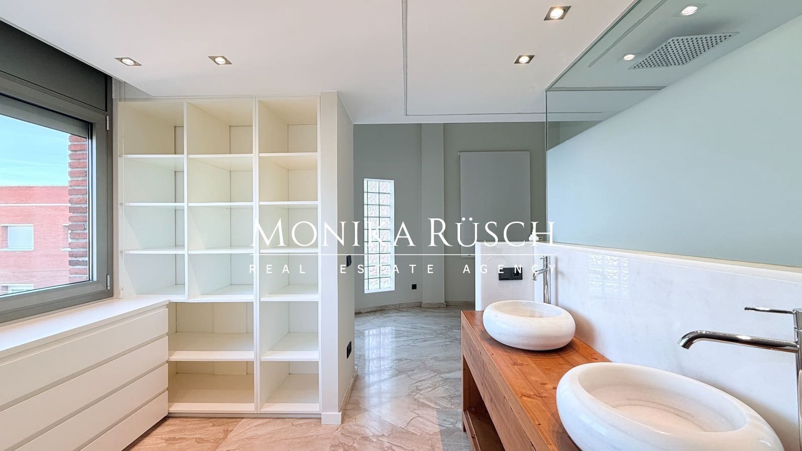 4 makuuhuone Huvila vuokrattavana paikassa El Prat de Llobregat mukana 
autotalli - 2 500 € (Ref: 9512009)