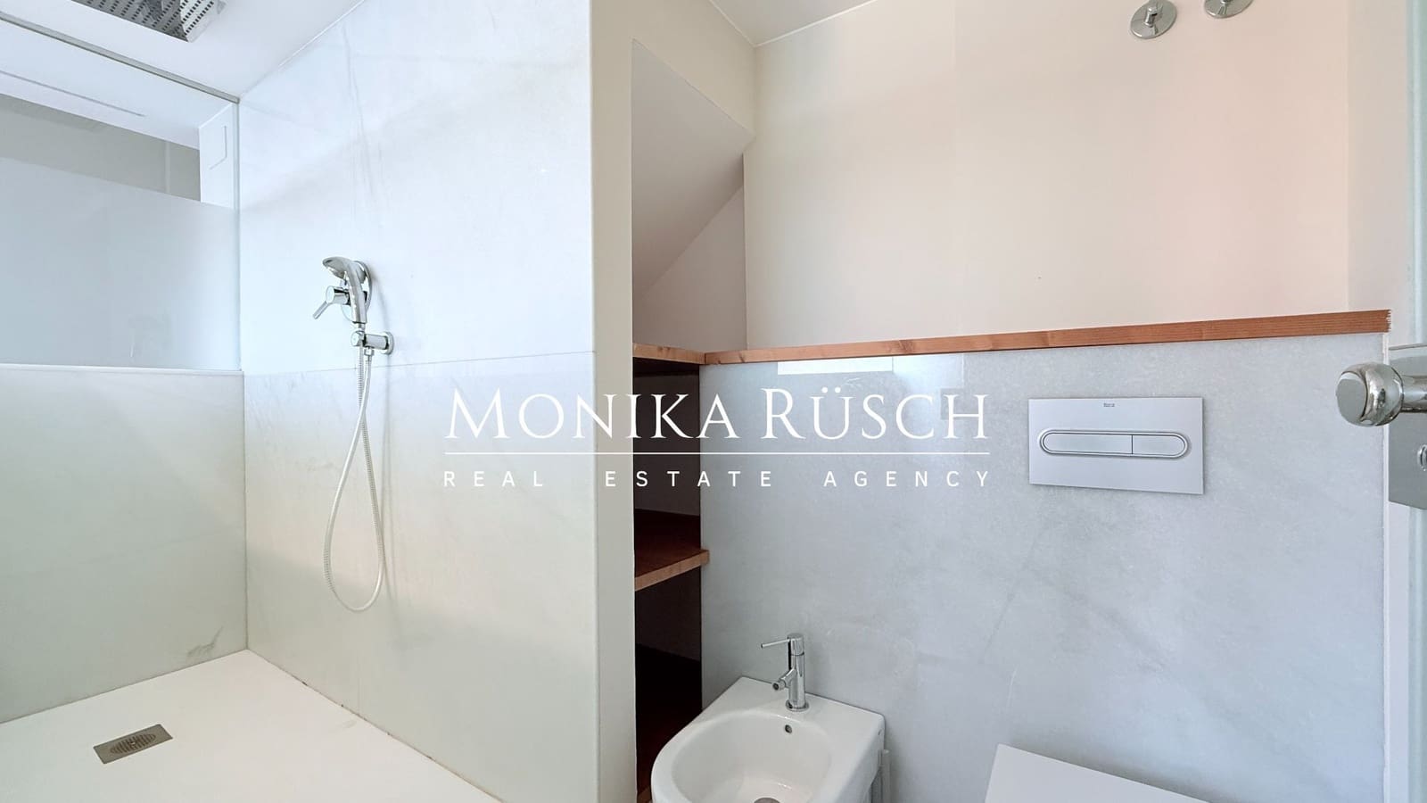 4 makuuhuone Huvila vuokrattavana paikassa El Prat de Llobregat mukana 
autotalli - 2 500 € (Ref: 9512009)