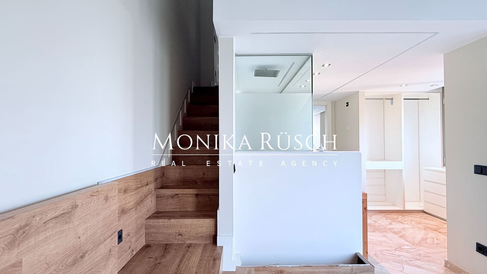 4 makuuhuone Huvila vuokrattavana paikassa El Prat de Llobregat mukana 
autotalli - 2 500 € (Ref: 9512009)