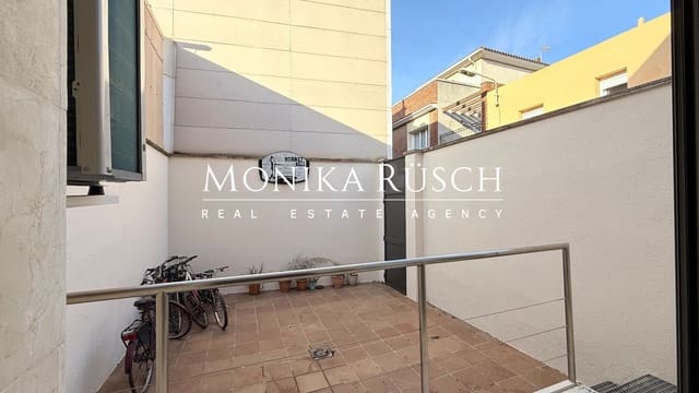 4 makuuhuone Huvila vuokrattavana paikassa El Prat de Llobregat mukana 
autotalli - 2 500 € (Ref: 9512009)