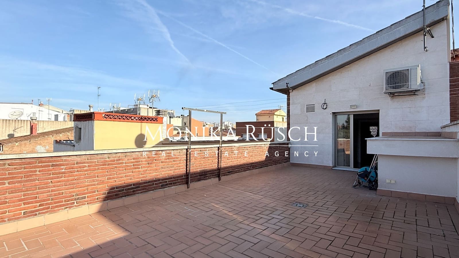 4 makuuhuone Huvila vuokrattavana paikassa El Prat de Llobregat mukana 
autotalli - 2 500 € (Ref: 9512009)