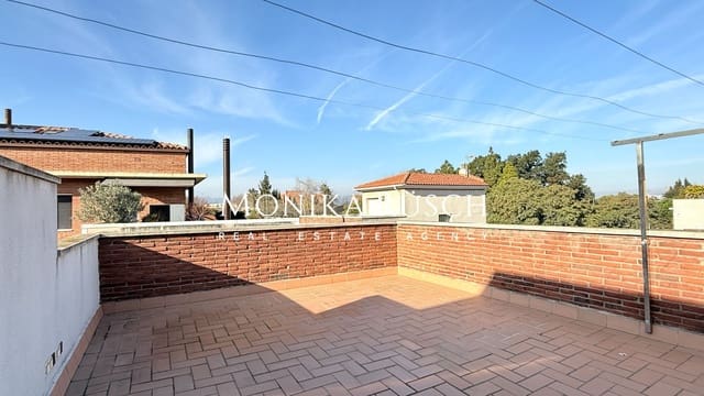 4 makuuhuone Huvila vuokrattavana paikassa El Prat de Llobregat mukana 
autotalli - 2 500 € (Ref: 9512009)