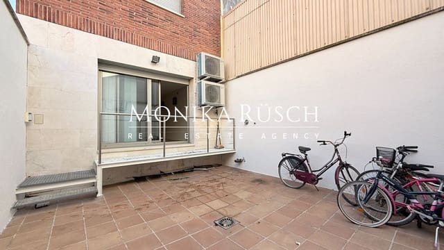 4 makuuhuone Huvila vuokrattavana paikassa El Prat de Llobregat mukana 
autotalli - 2 500 € (Ref: 9512009)