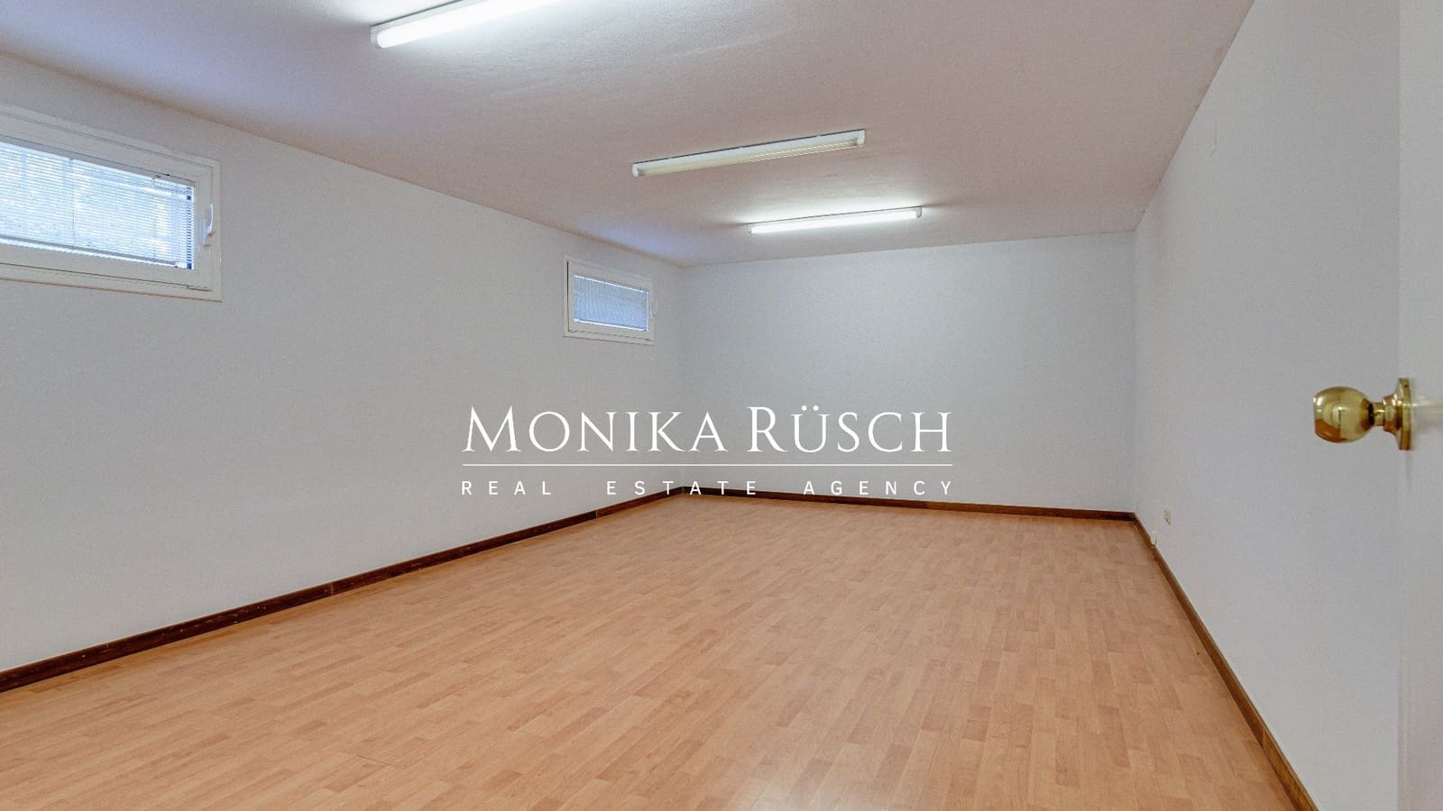 4 slaapkamer Villa te huur in Valldoreix met zwembad garage - € 3.500 (Ref: 9535502)