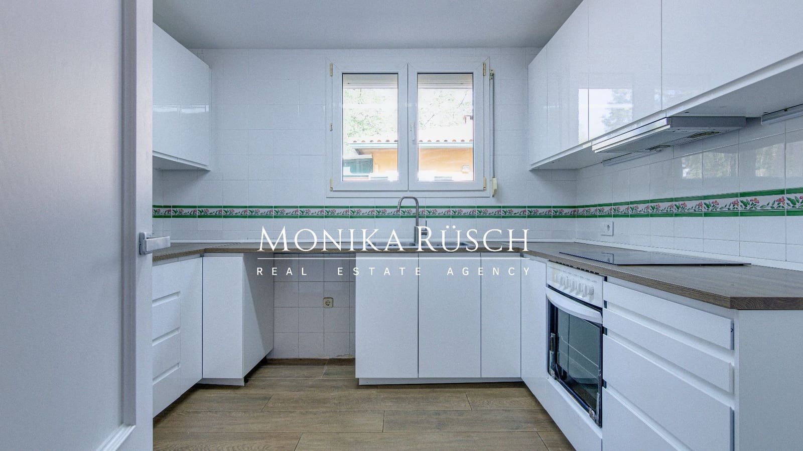 4 slaapkamer Villa te huur in Valldoreix met zwembad garage - € 3.500 (Ref: 9535502)