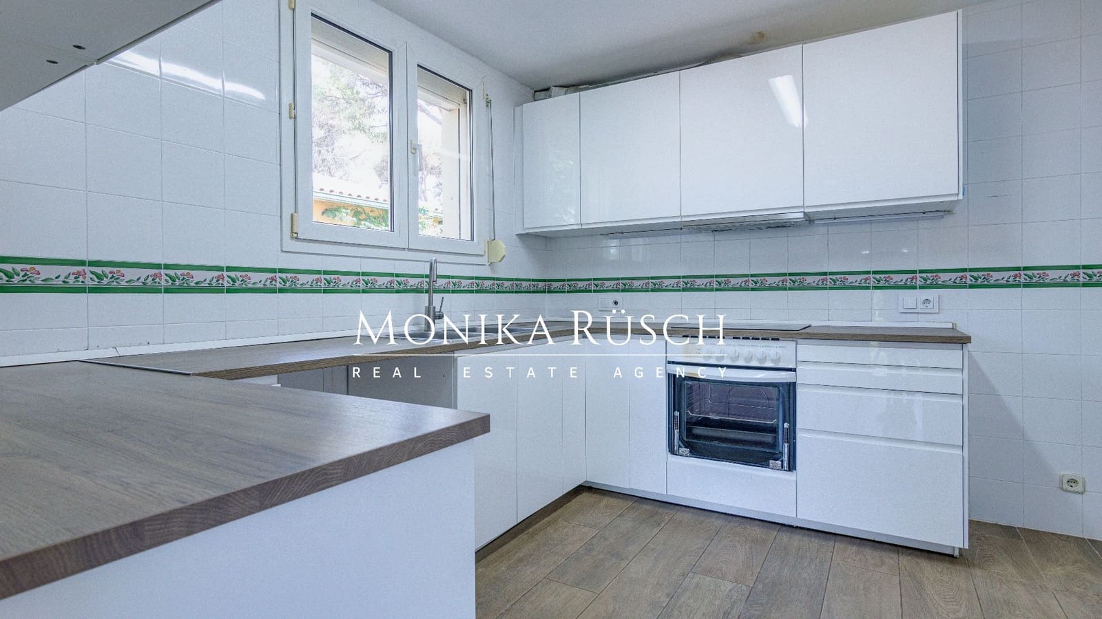 4 slaapkamer Villa te huur in Valldoreix met zwembad garage - € 3.500 (Ref: 9535502)