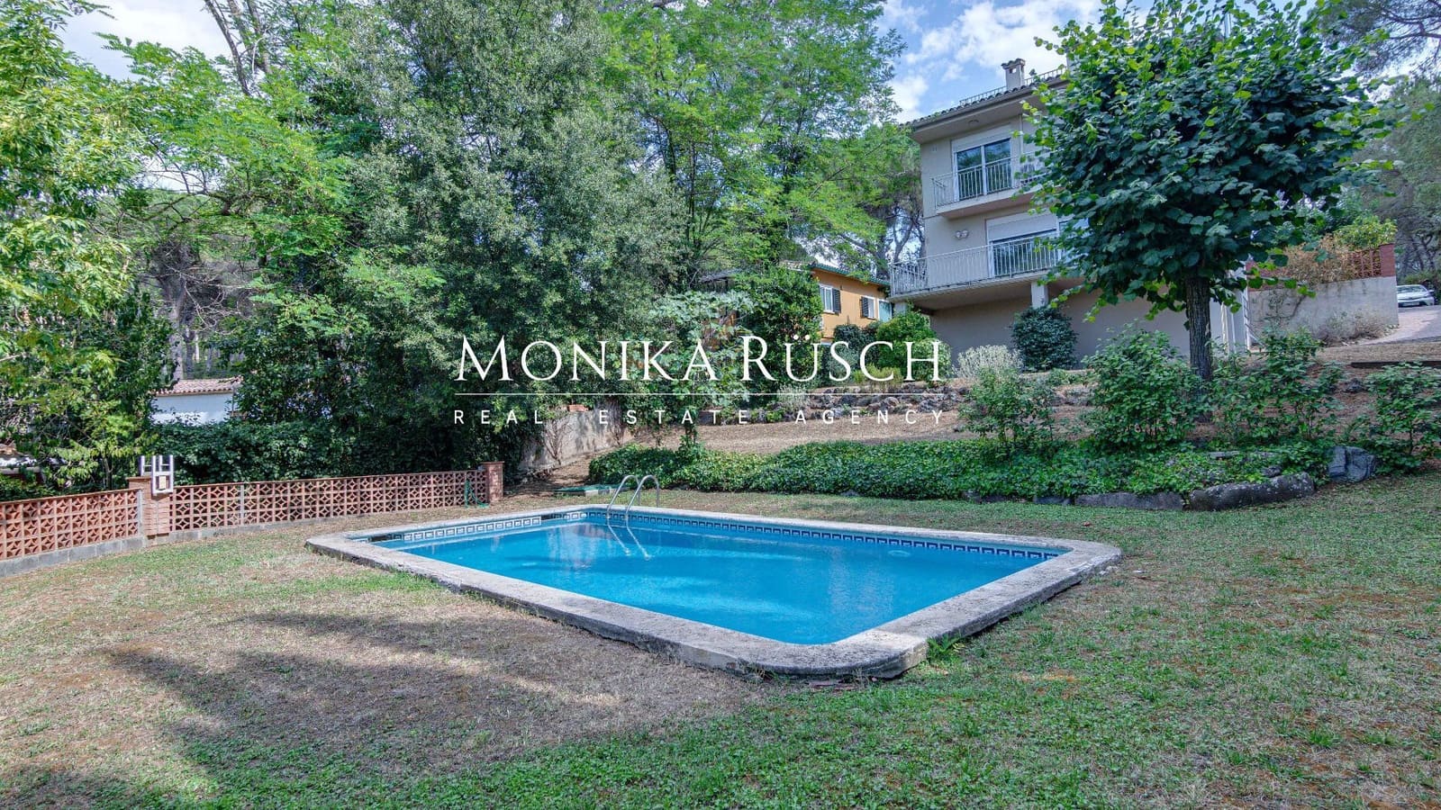 4 slaapkamer Villa te huur in Valldoreix met zwembad garage - € 3.500 (Ref: 9535502)