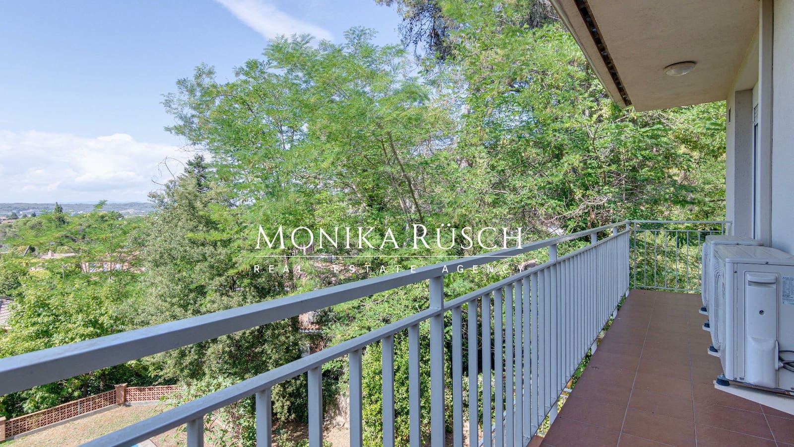 4 slaapkamer Villa te huur in Valldoreix met zwembad garage - € 3.500 (Ref: 9535502)