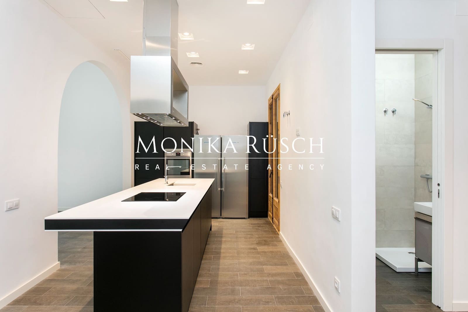 3 soveværelse Lejlighed til leje i Barcelona by - € 4.340 (Ref: 9564303)