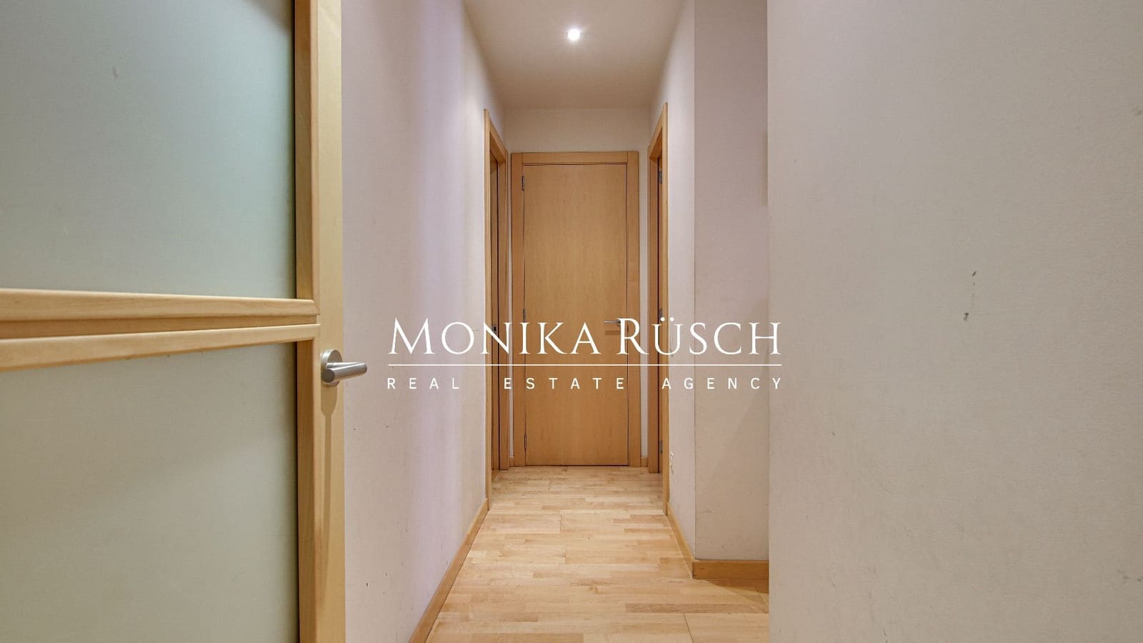 3 soveværelse Lejlighed til leje i Barcelona by med garage - € 2.045 (Ref: 9573958)