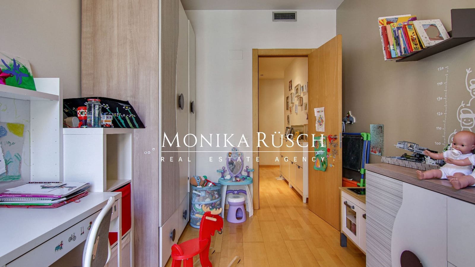 3 soveværelse Lejlighed til leje i Barcelona by med garage - € 2.045 (Ref: 9573958)