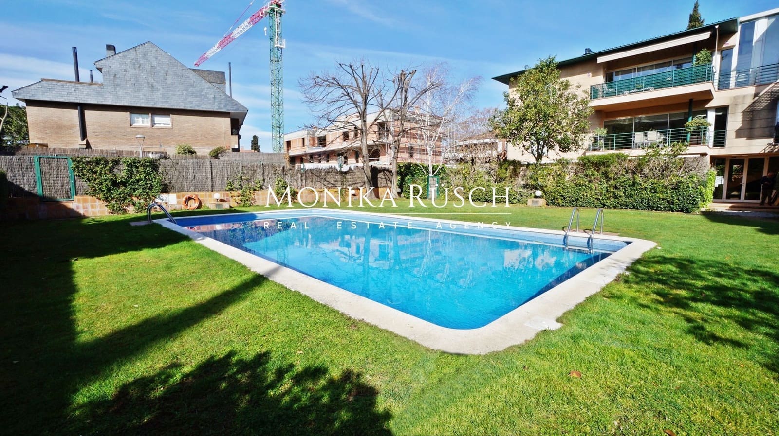 Appartement de 4 chambres à louer à Sant Cugat del Valles avec piscine garage - 2 420 € (Ref: 9607164)
