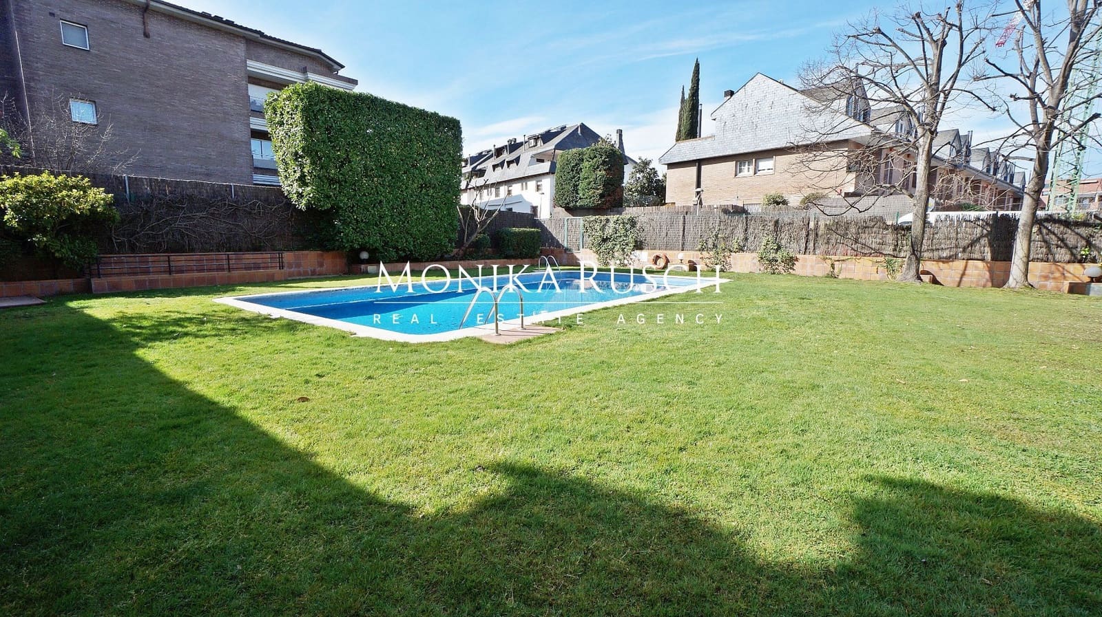 Appartement de 4 chambres à louer à Sant Cugat del Valles avec piscine garage - 2 420 € (Ref: 9607164)