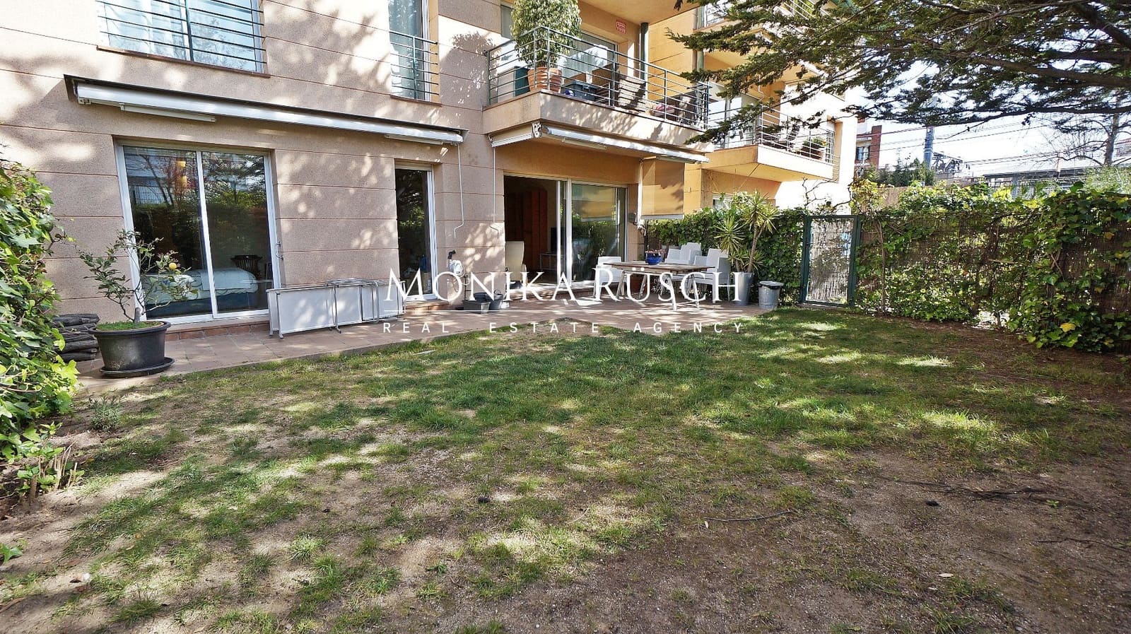 Appartement de 4 chambres à louer à Sant Cugat del Valles avec piscine garage - 2 420 € (Ref: 9607164)
