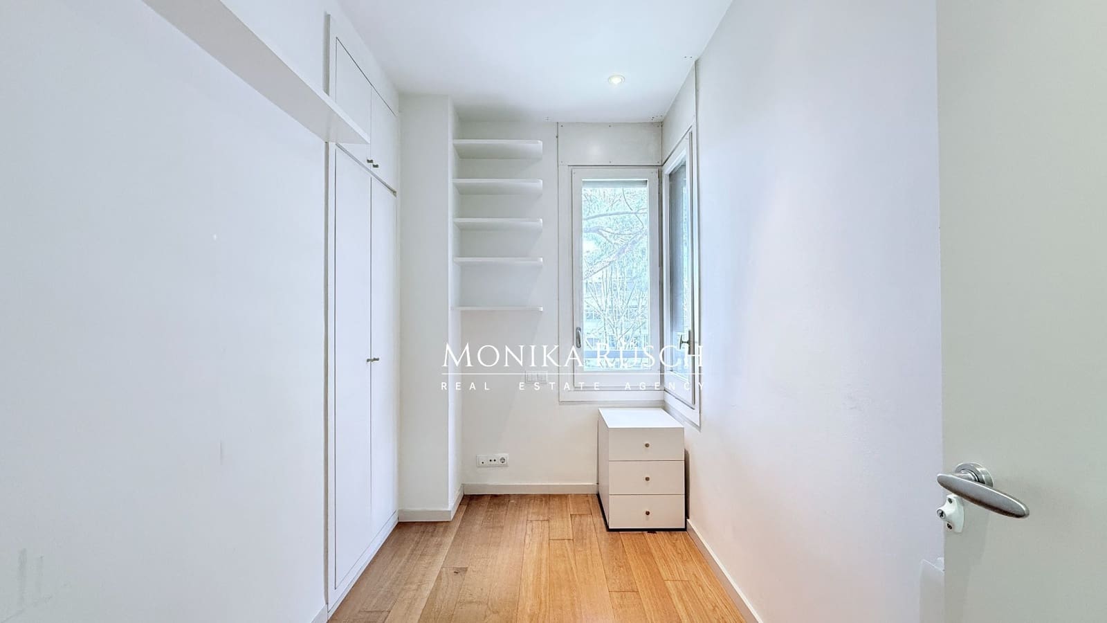 5 soveværelse Lejlighed til leje i Barcelona by med swimmingpool garage - € 4.190 (Ref: 9614679)