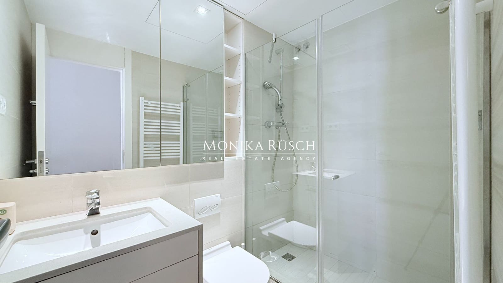 5 soveværelse Lejlighed til leje i Barcelona by med swimmingpool garage - € 4.190 (Ref: 9614679)