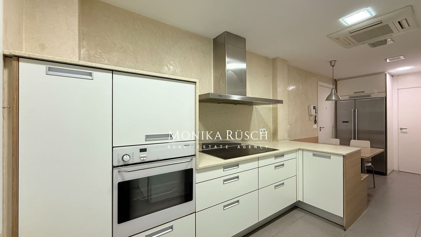 5 soveværelse Lejlighed til leje i Barcelona by med swimmingpool garage - € 4.190 (Ref: 9614679)