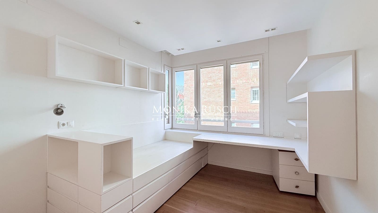 5 soveværelse Lejlighed til leje i Barcelona by med swimmingpool garage - € 4.190 (Ref: 9614679)