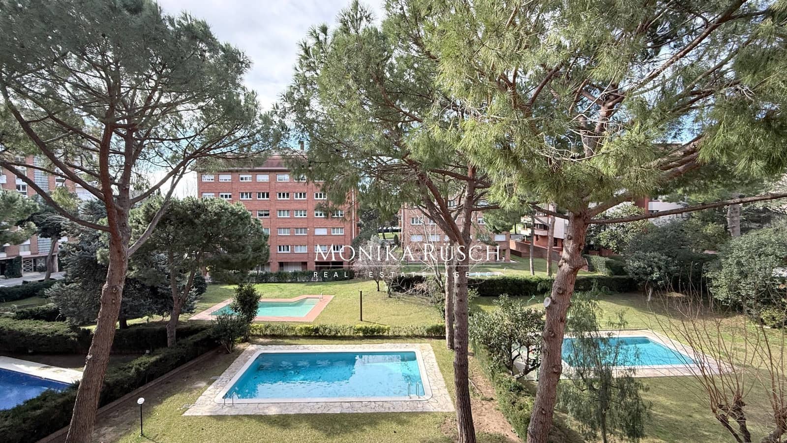 5 soveværelse Lejlighed til leje i Barcelona by med swimmingpool garage - € 4.190 (Ref: 9614679)