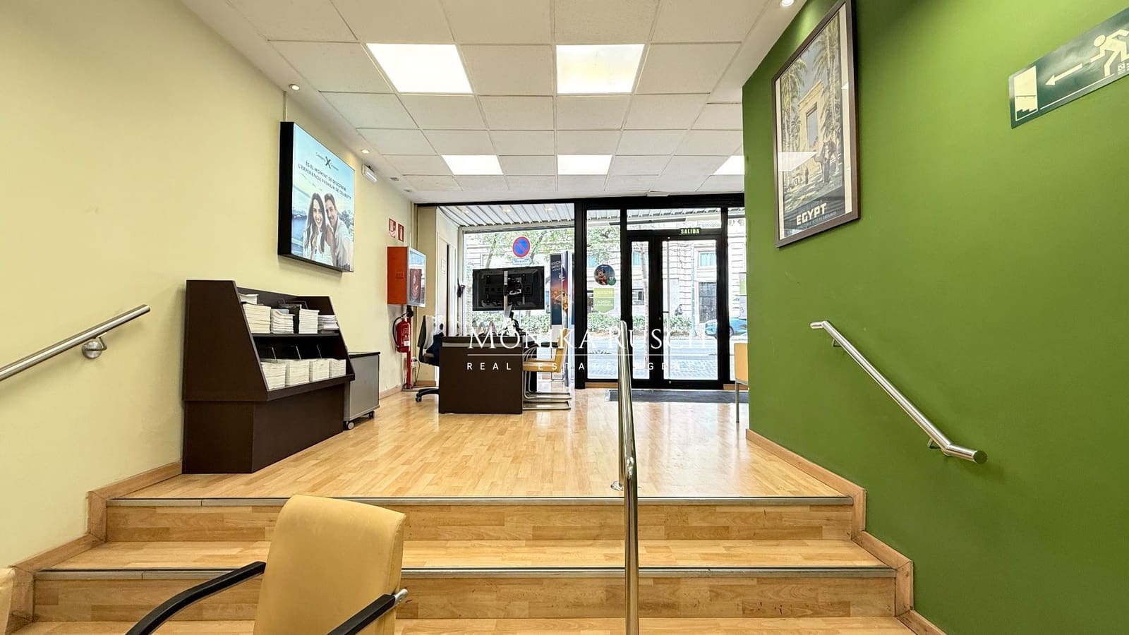 Local Commercial à louer à Barcelone ville - 2 200 € (Ref: 9614680)