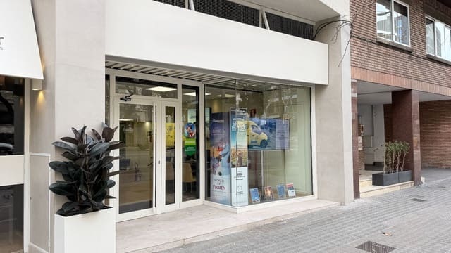 Local Commercial à louer à Barcelone ville - 2 200 € (Ref: 9614680)