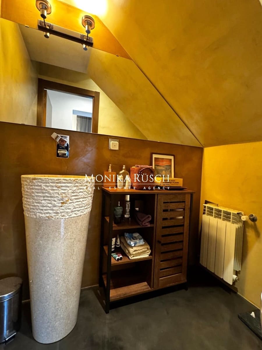 4 bedroom Villa for sale in Palleja with pool garage - € 580,000 (Ref: 9629586)