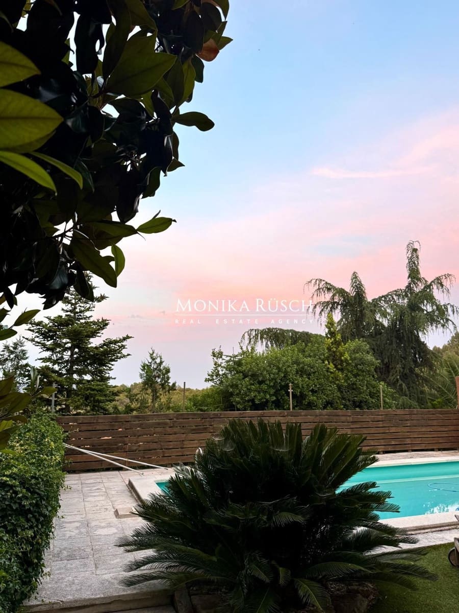 4 bedroom Villa for sale in Palleja with pool garage - € 580,000 (Ref: 9629586)