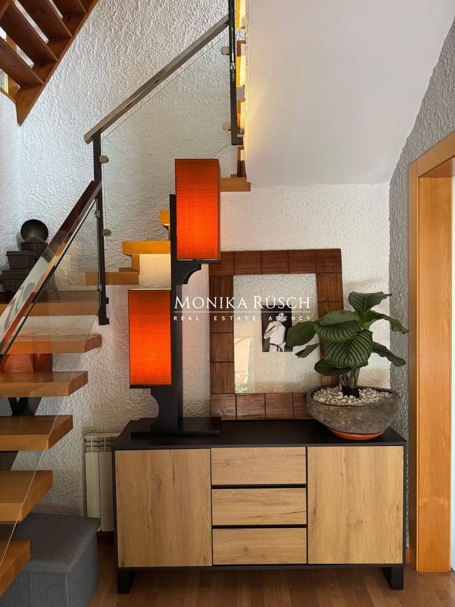 4 bedroom Villa for sale in Palleja with pool garage - € 580,000 (Ref: 9629586)