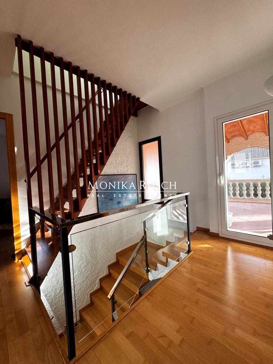 4 bedroom Villa for sale in Palleja with pool garage - € 580,000 (Ref: 9629586)