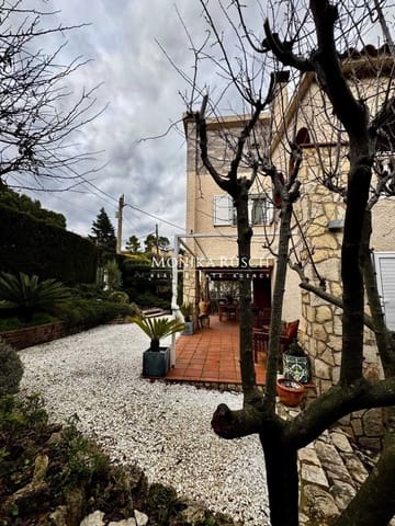 4 bedroom Villa for sale in Pallejà with pool garage - € 580,000 (Ref: 9629586)