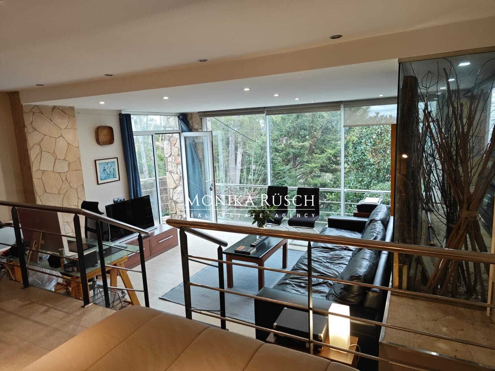 4 bedroom Villa for sale in Palleja with pool garage - € 580,000 (Ref: 9629586)