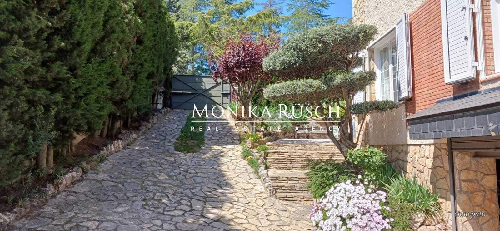 4 bedroom Villa for sale in Palleja with pool garage - € 580,000 (Ref: 9629586)