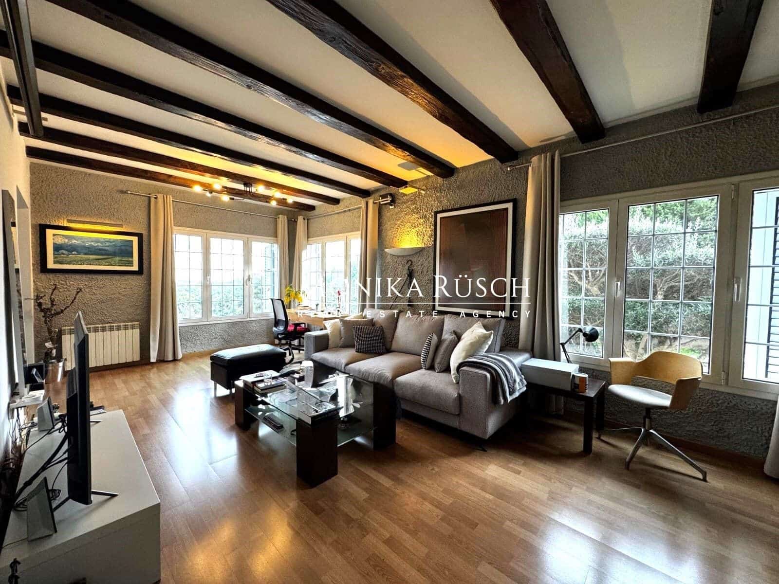 4 bedroom Villa for sale in Palleja with pool garage - € 580,000 (Ref: 9629586)