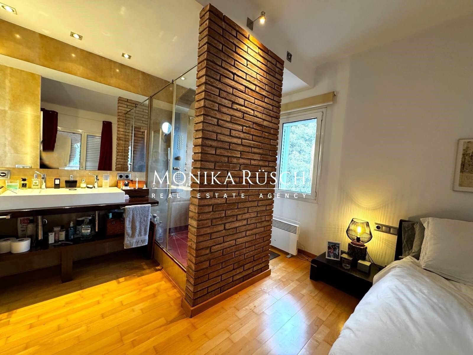 4 bedroom Villa for sale in Palleja with pool garage - € 580,000 (Ref: 9629586)