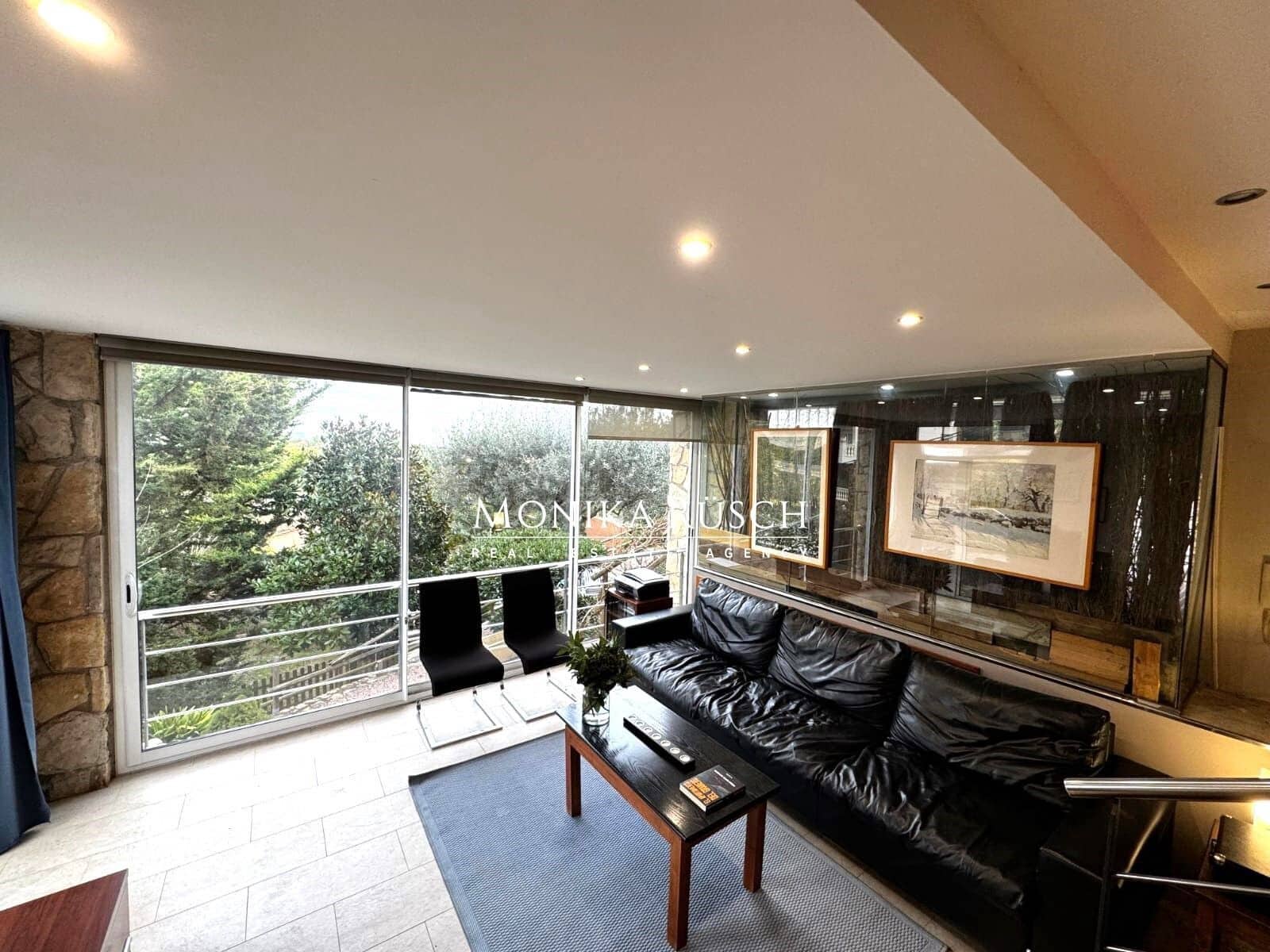 4 bedroom Villa for sale in Palleja with pool garage - € 580,000 (Ref: 9629586)