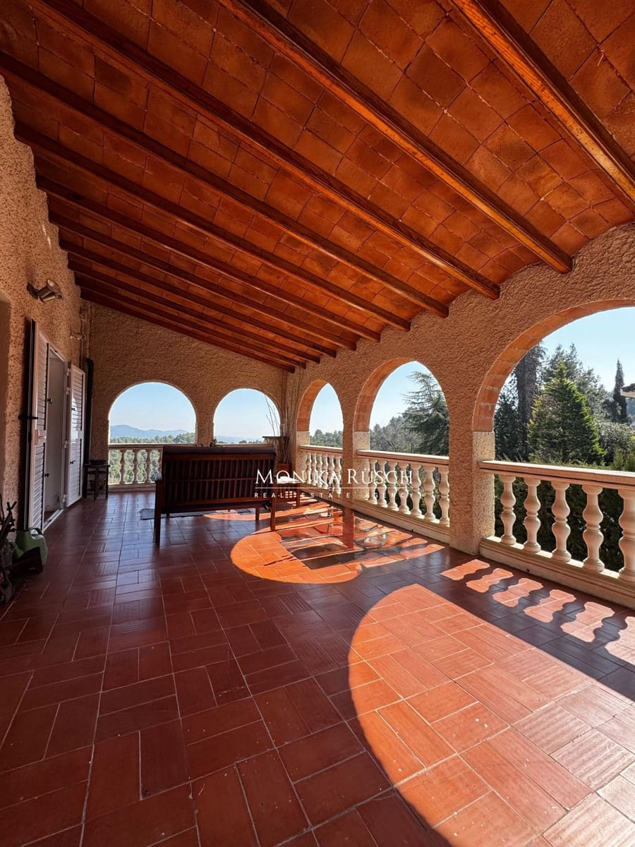 4 sovrum Villa till salu i Palleja med pool garage - 580 000 € (Ref: 9629586)