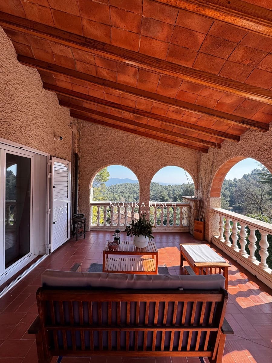 4 sovrum Villa till salu i Palleja med pool garage - 580 000 € (Ref: 9629586)