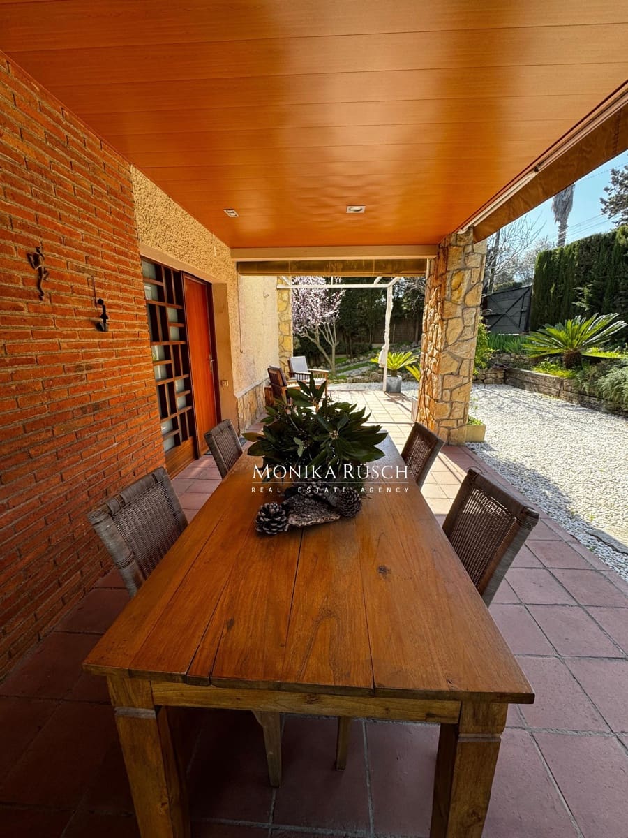 4 sovrum Villa till salu i Palleja med pool garage - 580 000 € (Ref: 9629586)