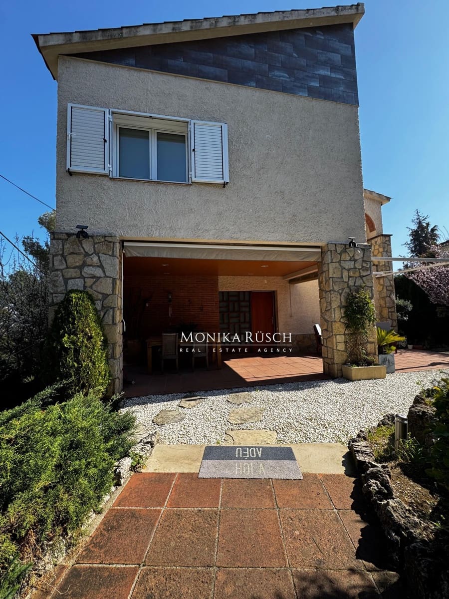 4 sovrum Villa till salu i Palleja med pool garage - 580 000 € (Ref: 9629586)