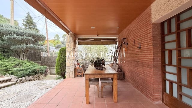 4 slaapkamer Villa te koop in Pallejà met zwembad garage - € 580.000 (Ref: 9629586)
