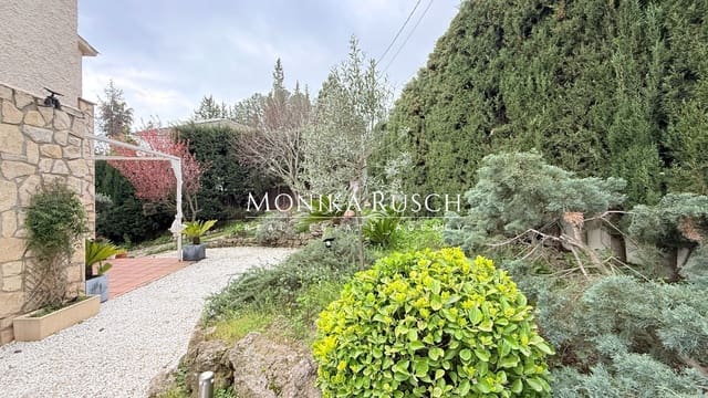 4 slaapkamer Villa te koop in Pallejà met zwembad garage - € 580.000 (Ref: 9629586)